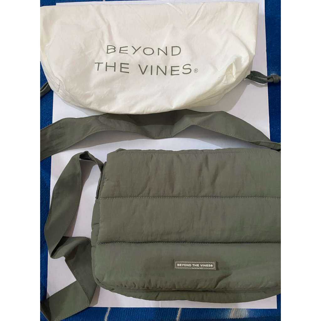 (Preloved) BTV Poofy Bag - Moss