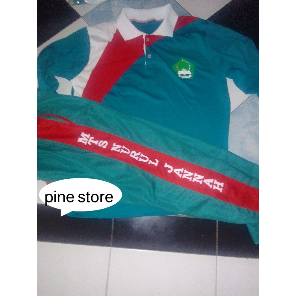setelan seragam olahraga SMP SMA