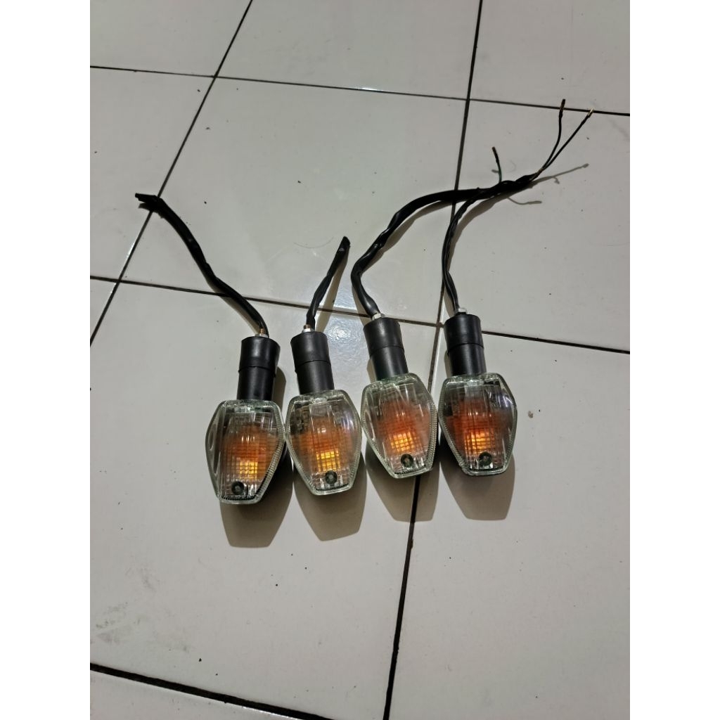 lampu sein tiger revo
