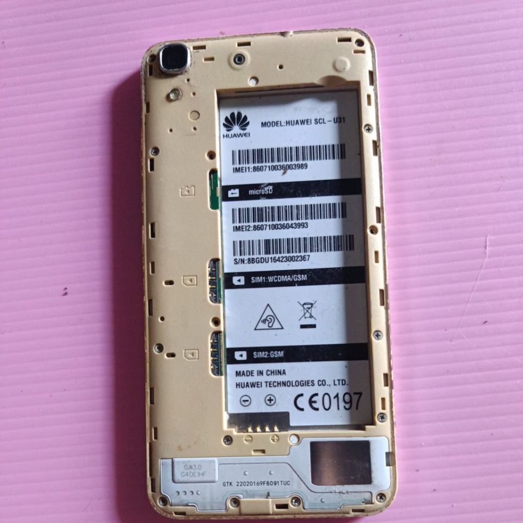 Mesin Huawei SCL-U31 hidup