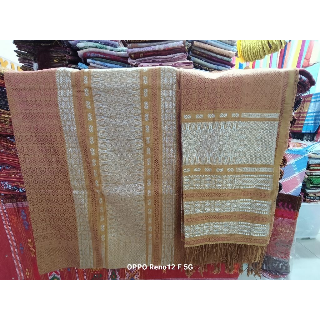 SONGKET TUMTUMAN TTS BENANG KRISTAL WARNA COKLAT.