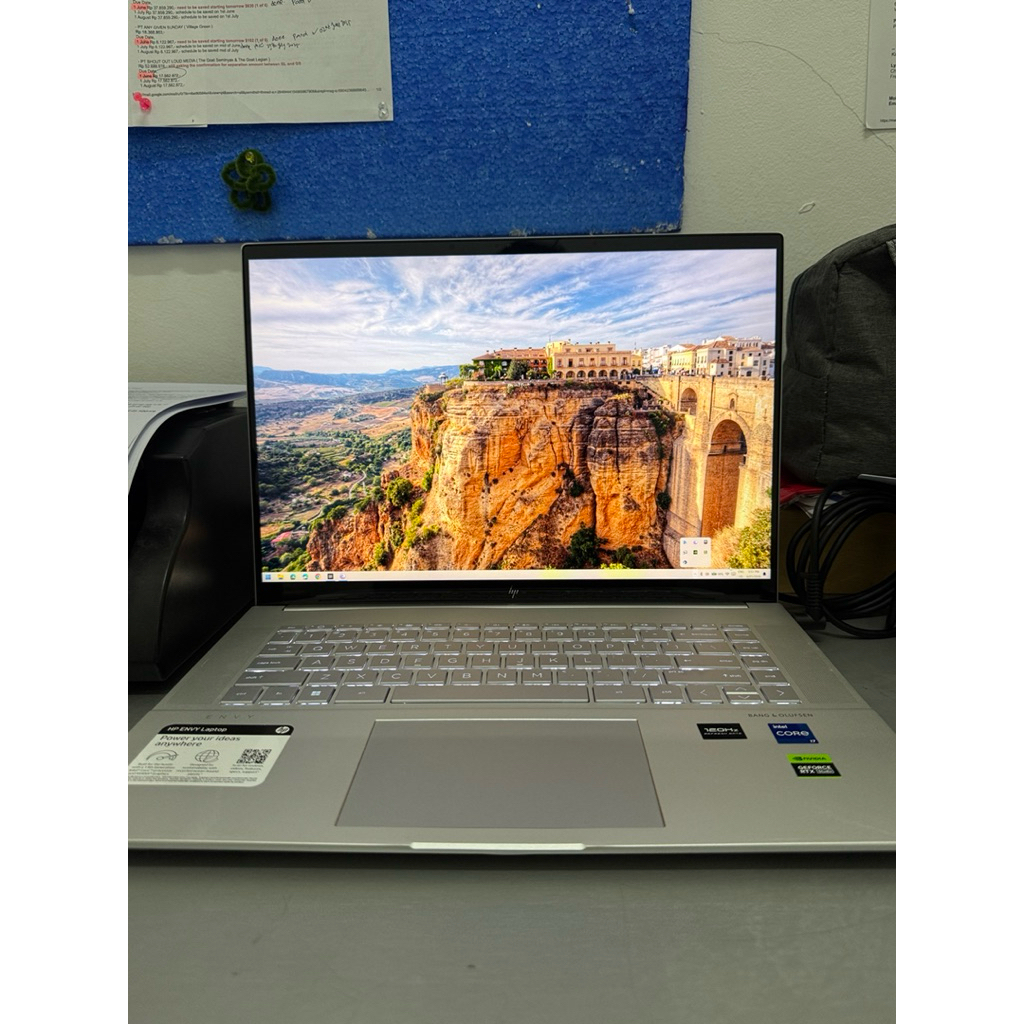 Laptop HP Envy 16 - I7-13700H, NVIDIA RTX 4060, 16 Inch 2K Touchscreen, Ram 16GB, SSD 1.5 TB Windows