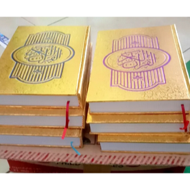 Al Quran cover Emas Tanggung Polos, Desain Elegan, Ukuran A5 HVS polos