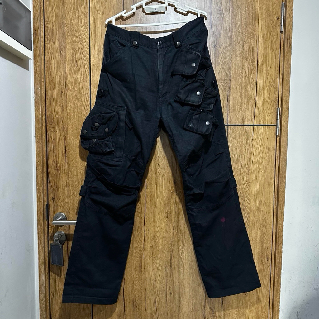 techwear military pants black heavy material