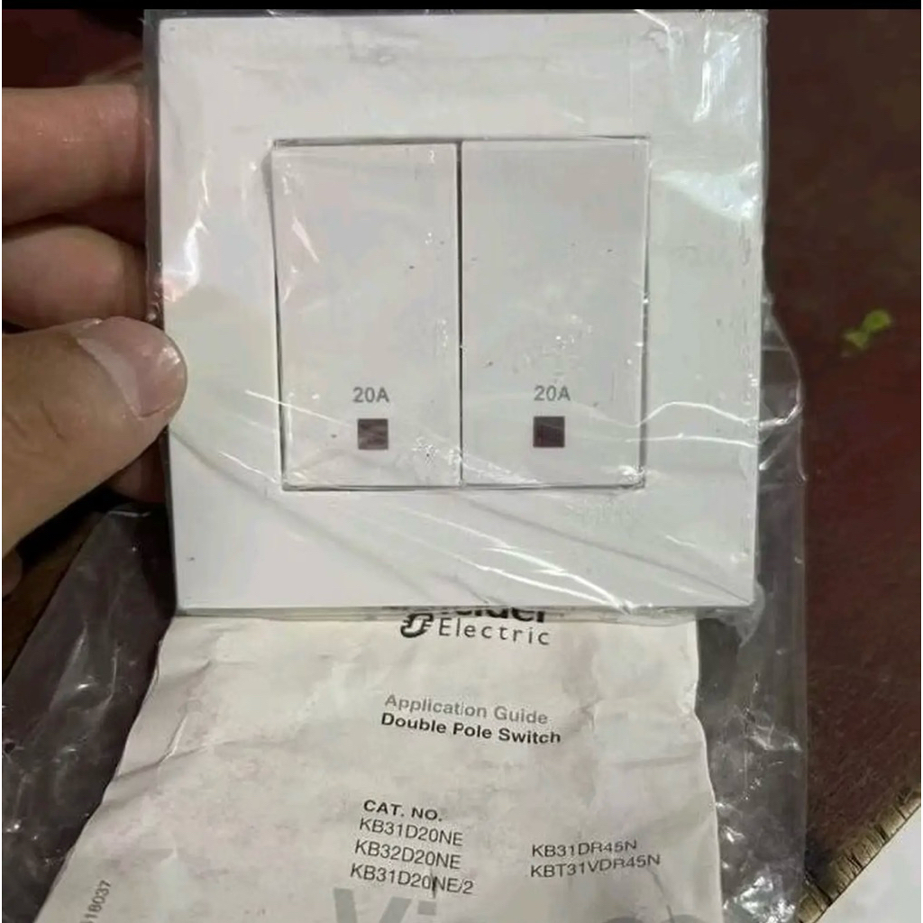 SAKLAR SERI VIVACE SCHNEIDER KB32D20NE 20A ORIGINAL