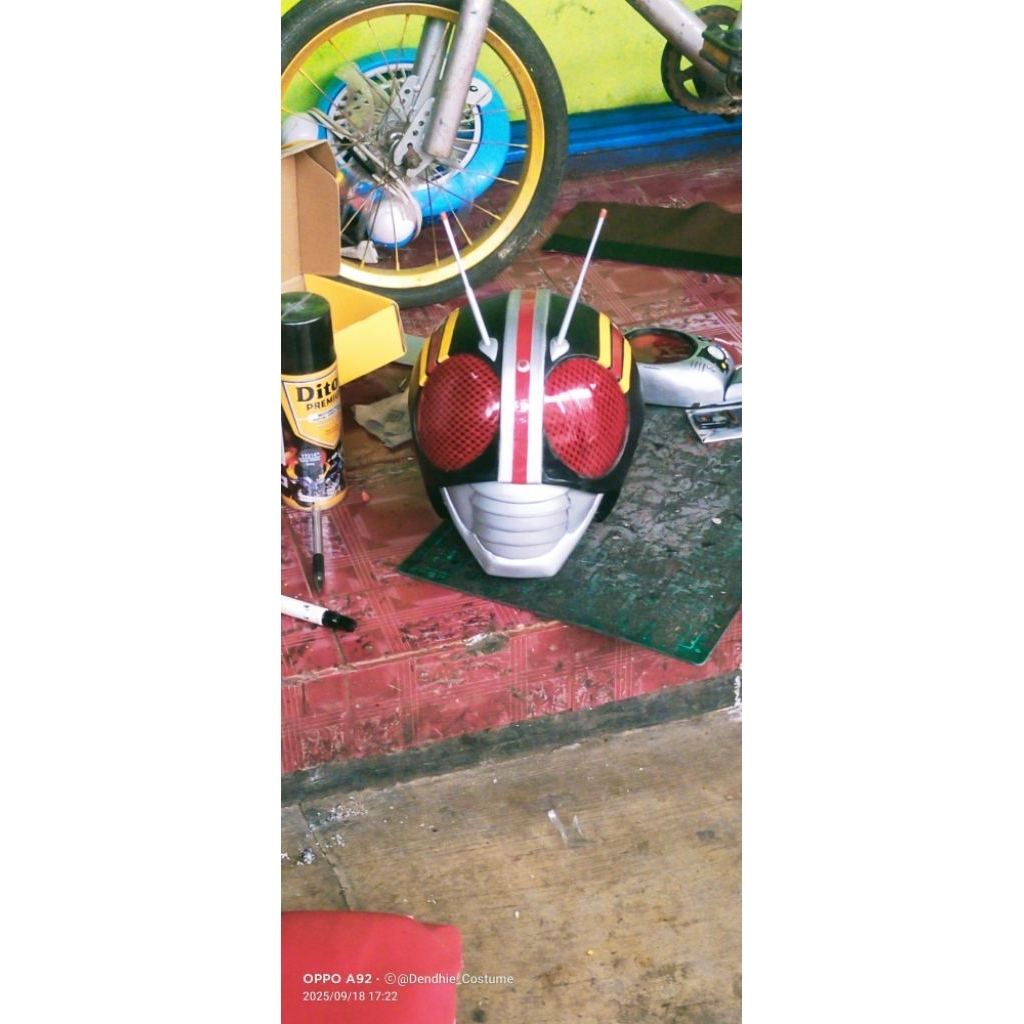 helem cosplay kamen rider black
