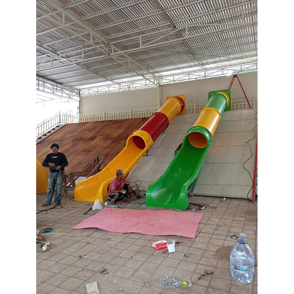 permainan fiber kolam renang