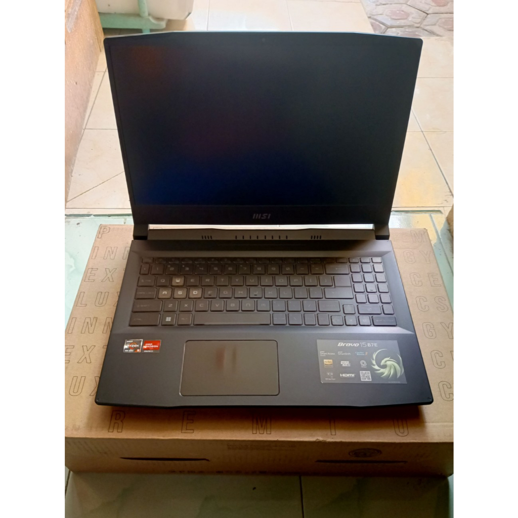 MSI Bravo 15 B7ED | Ryzen 5 7535HS + RX6550M 4 GB | 16 GB RAM | 1,5 TB SSD