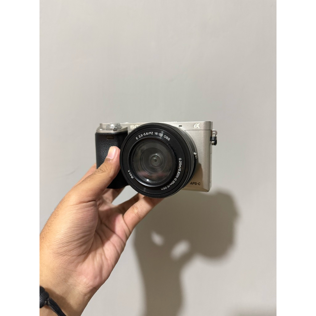 KAMERA MURAH SONY A6000 SILVER KIT