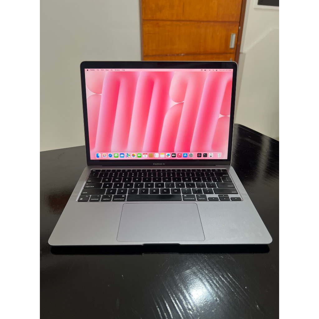 MacBook Air 13 Inci 2020 M1 Like New
