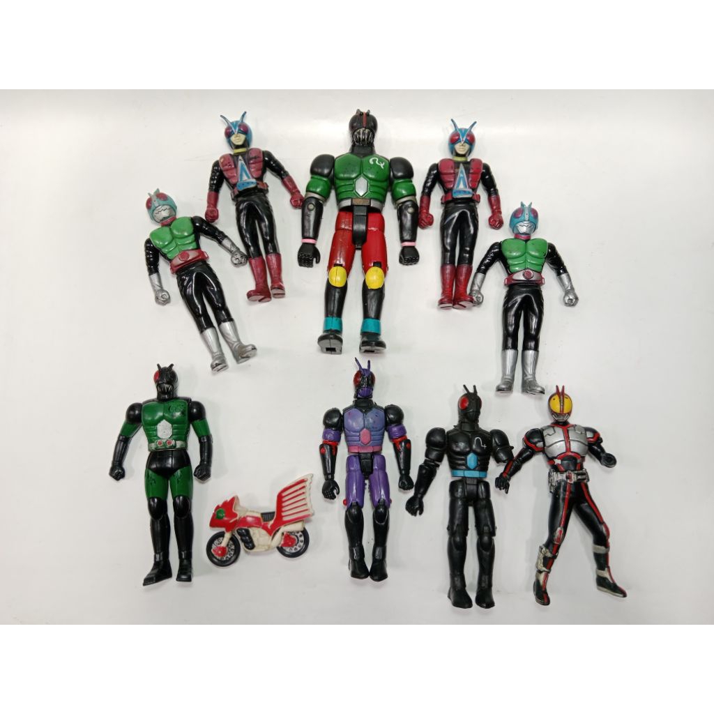 Figure Ksatria Baja Hitam