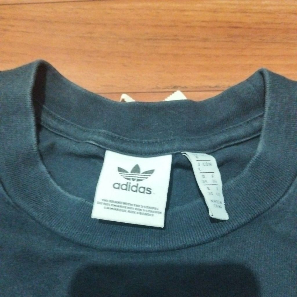 kaos bekas Adidas