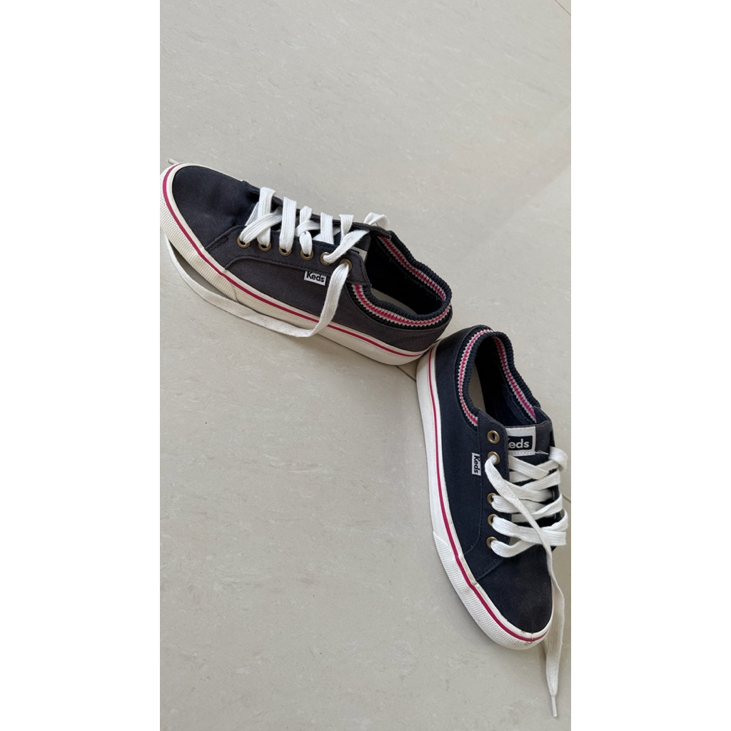 PRELOVED - KEDS Sneakers wanita size 37,5