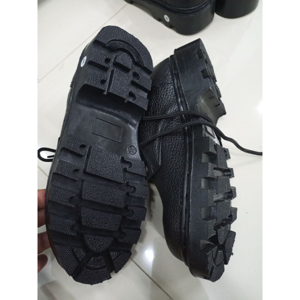SEPATU SAFETY SPBU