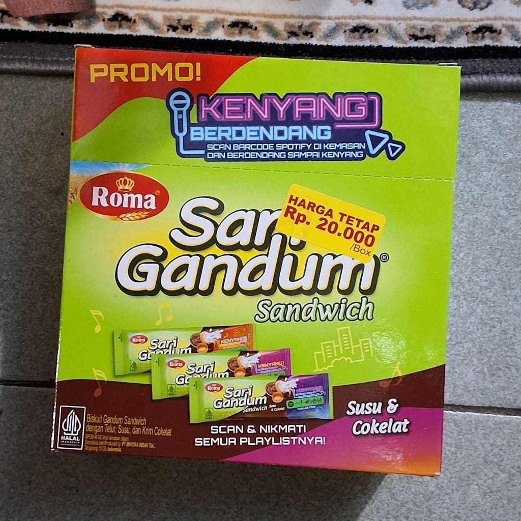 12 Pcs Biskuit Sandwich Roma Sari Gandum Rasa Susu Cokelat, Peanut Butter, Kacang