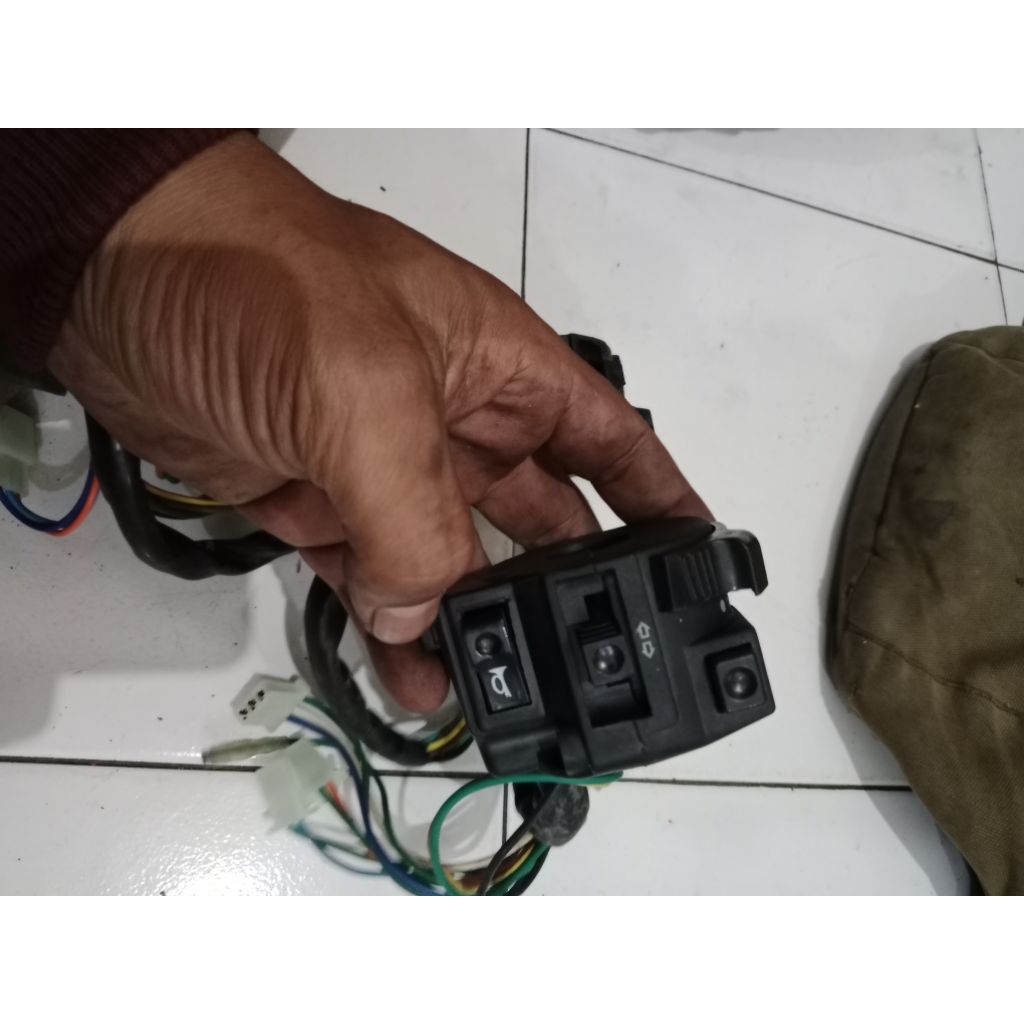 Holder kiri supra x lama saklar kiri supra x lama baru stok lama merk kinto holder kiri supra nos ta