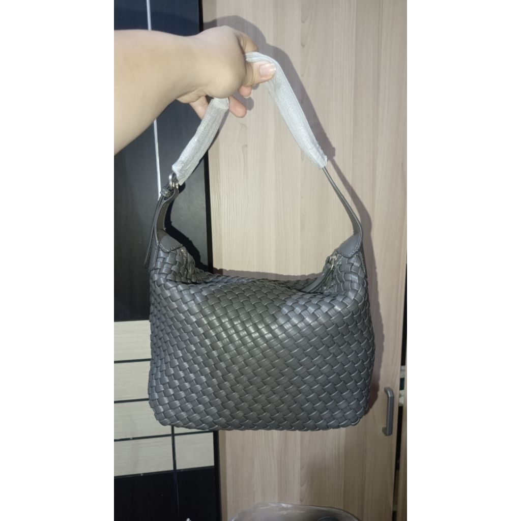 TAS ROYAL CUIR HOBO ANYAM DARK GREY