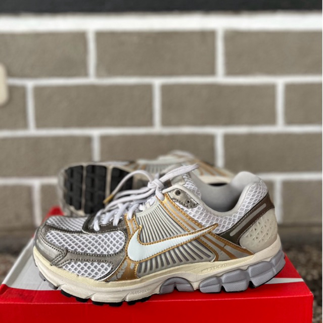Nike Vomero 5 Gold Metalic Original