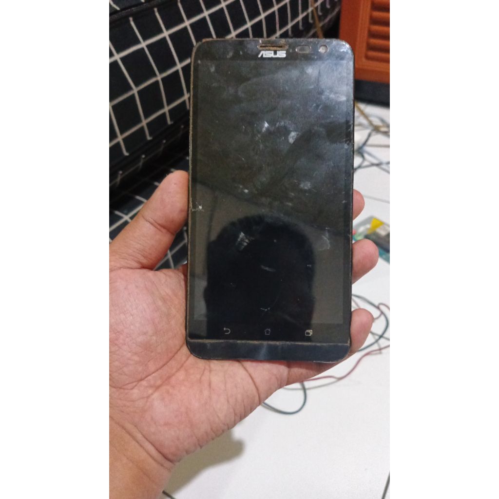 lcd Asus Zenfone 2 laser retak fungsi normal