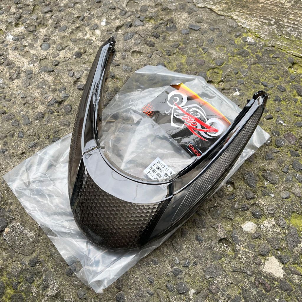 Mika lampu stop VARIO 110 karbu kaca riben smoke / mika stoplamp vario 110 karbu mika riben smoke / 