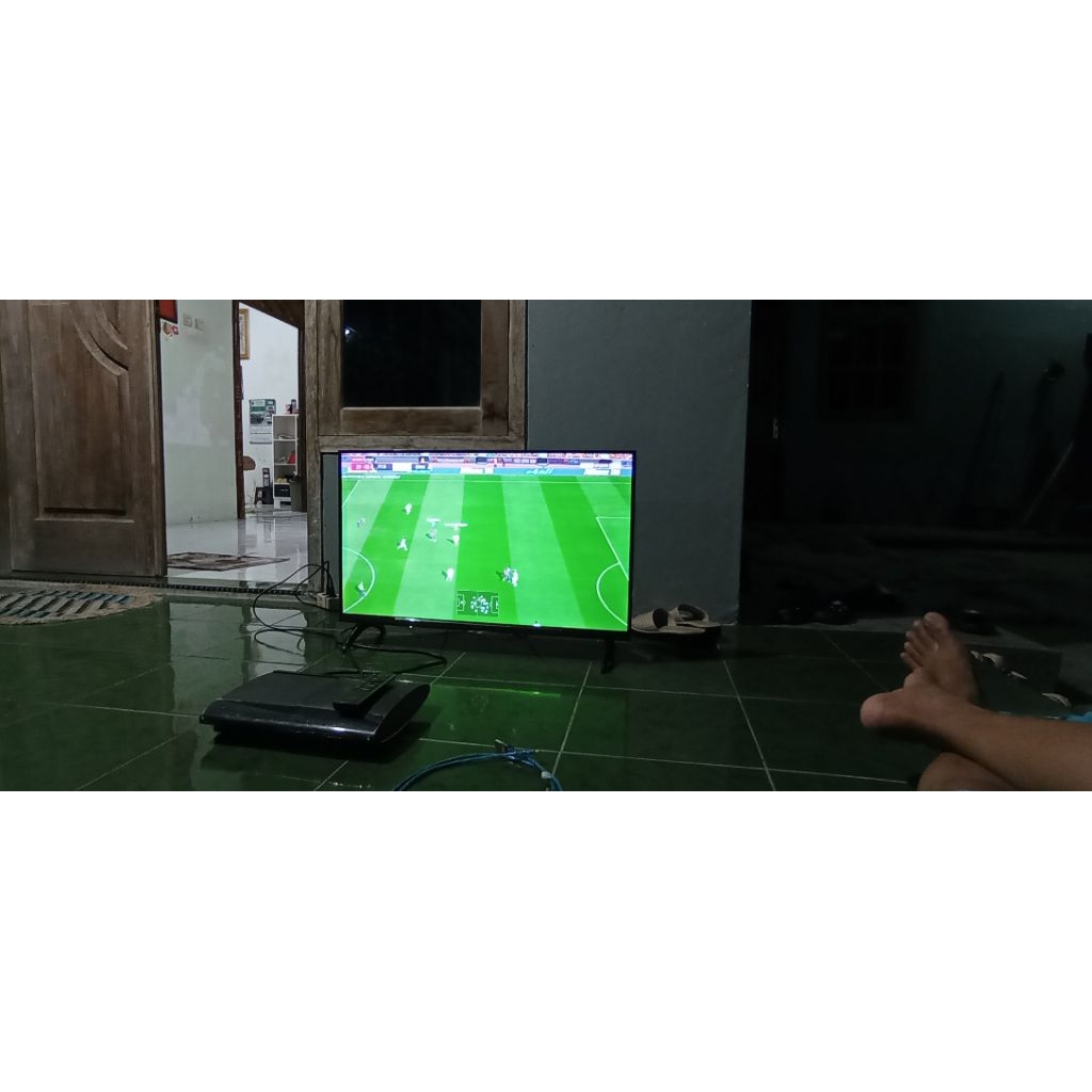 ps3 super slim 250gb + tv digital TCL 32"