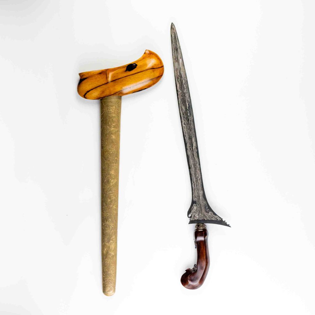 Keris Condong Campur Pamor Pendaringan Kebak Meteorit