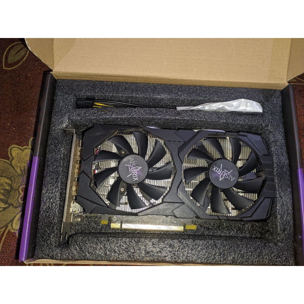 VGA Aisurix rx560xt 8gb Minus dikit