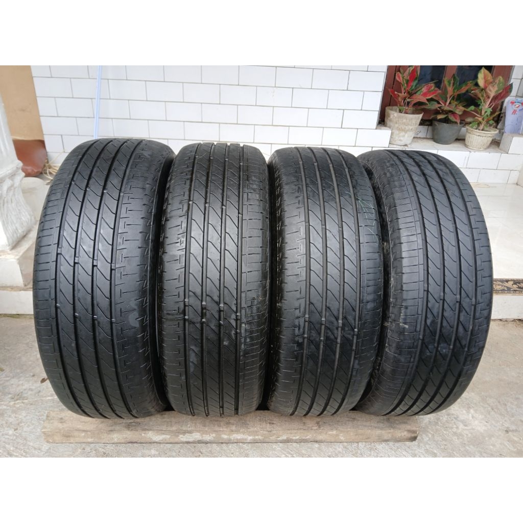 Ban Bridgestone 90% 205/60 R16