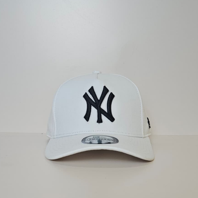TOPI PRIA/TOPI BASEBALL NY PUTIH BORDIR HITAM