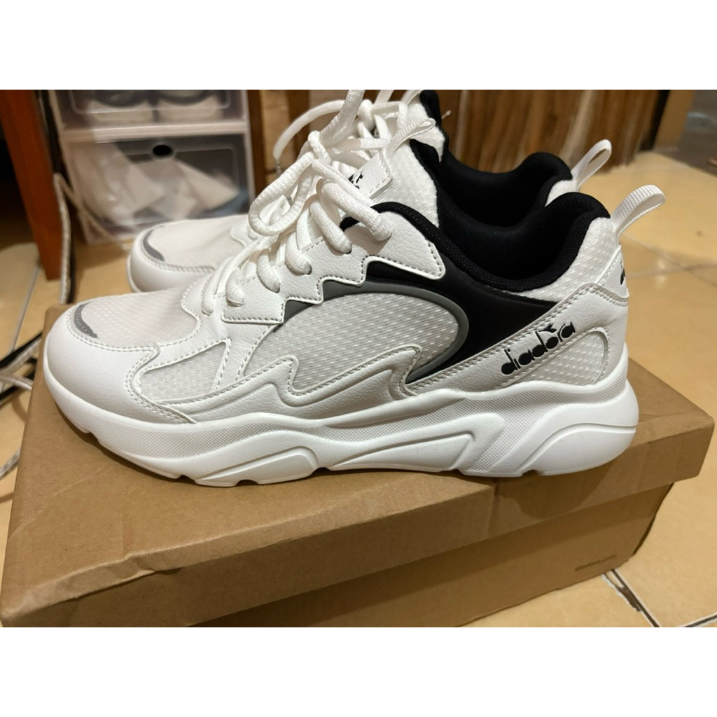 Sepatu Diadora Nakamura size 40 (25cm)