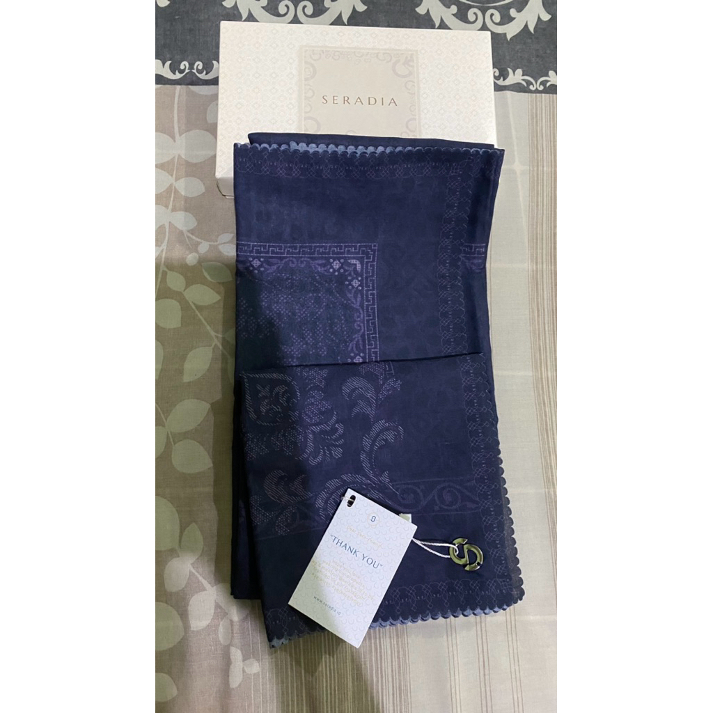 SERADIA HIJAB // Maira Timeless Navy