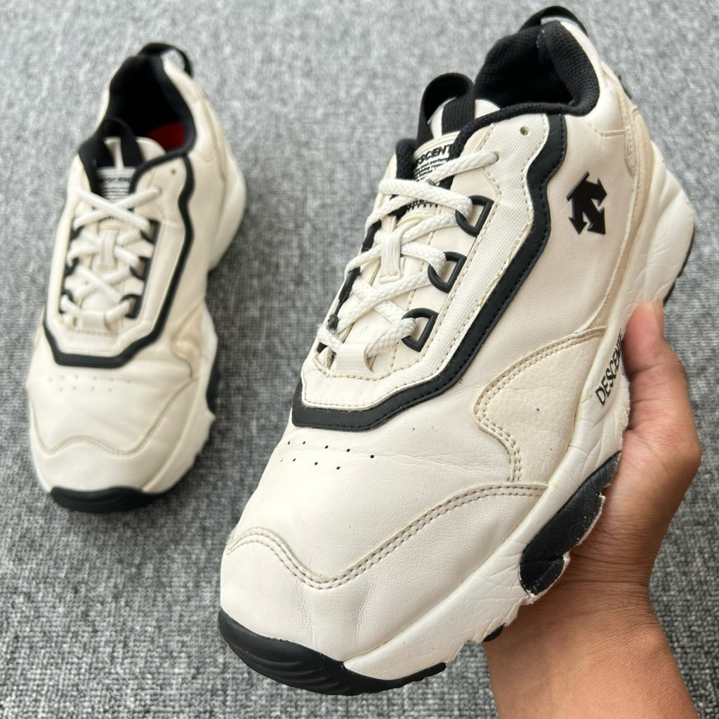Sepatu DESCENTE Turbo 1.5 Sneakers Size 43 Panjang Insole 28 cm