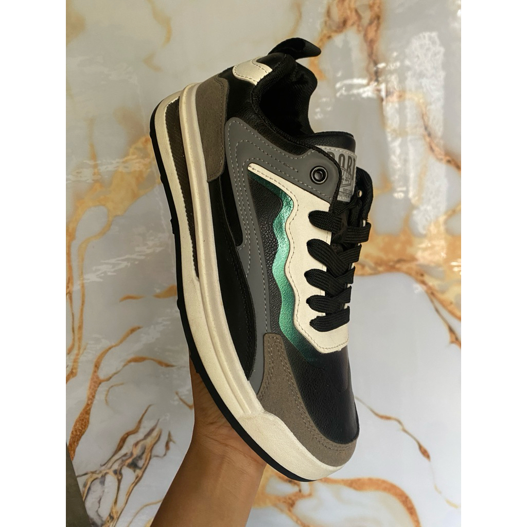 panarybody sepatu casual cowok size 39