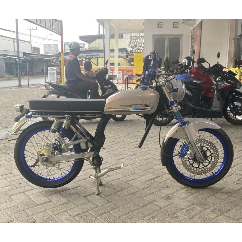 Body set CB100 lembayung silver Body Cb Tinggal Naik Mesin pemakai pribadi