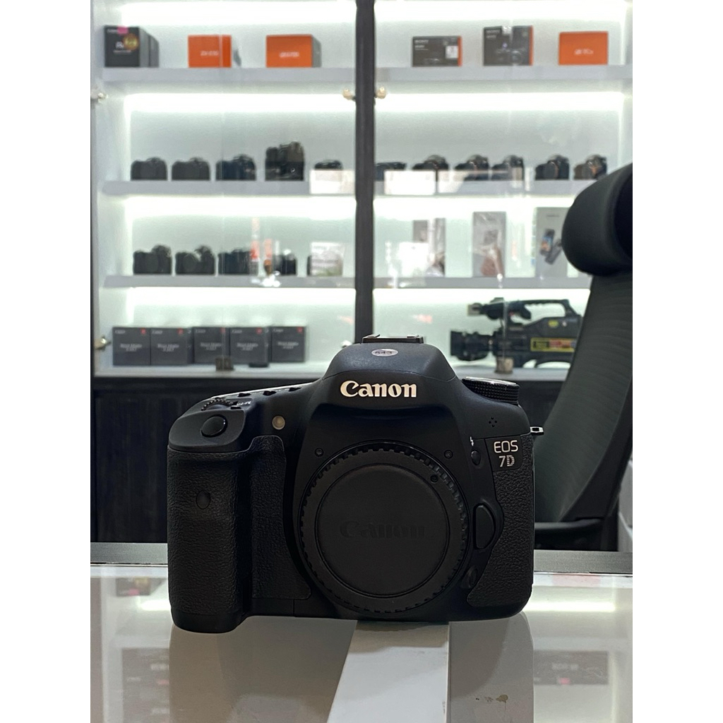 CANON 7D