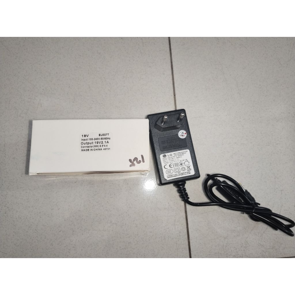 ADAPTOR TV LG 19V 2.1A