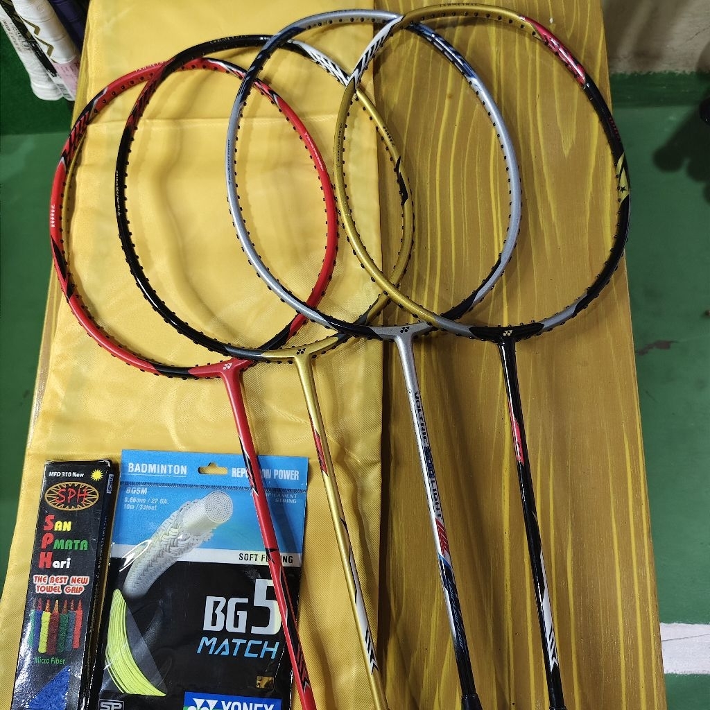 Raket Badminton YONEX VOLTRIC 100 & 200 ORIGINAL