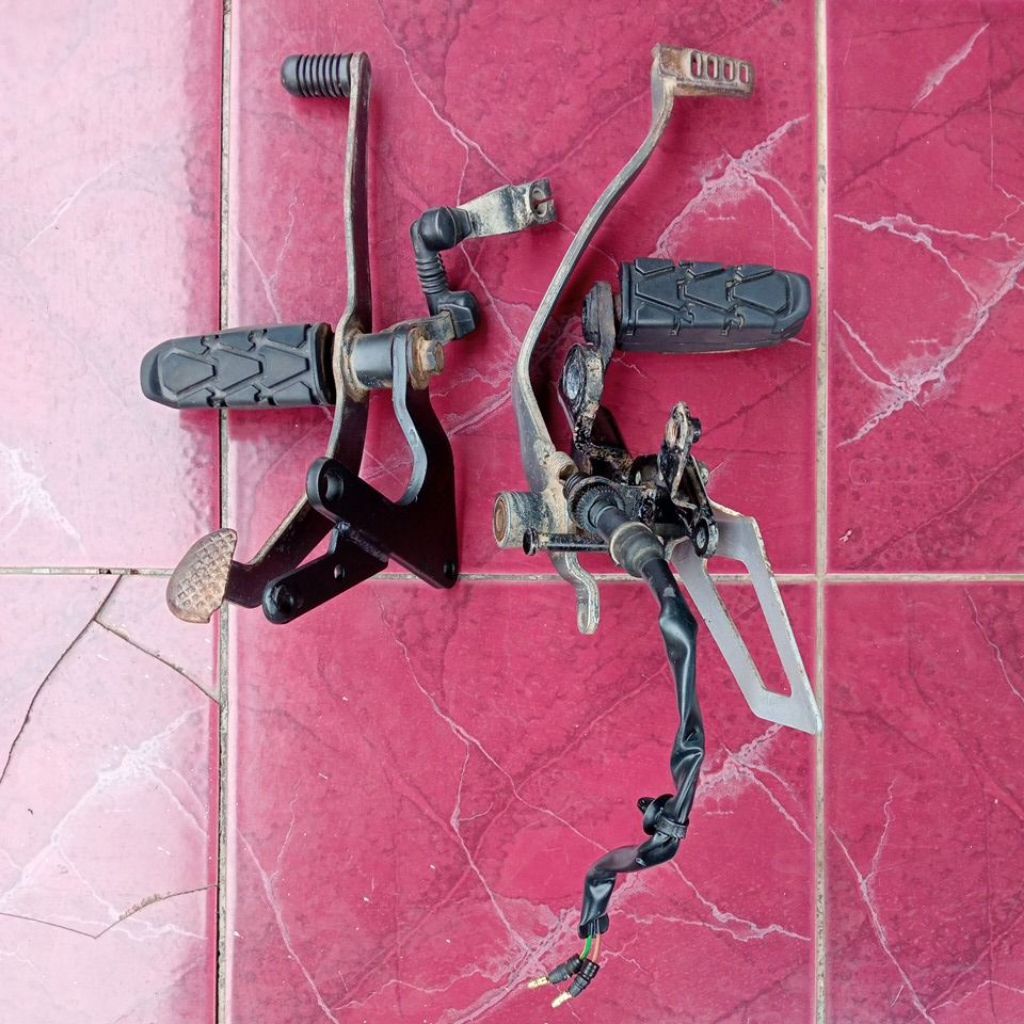 footstep step depan honda supra GTR 150 bekas original