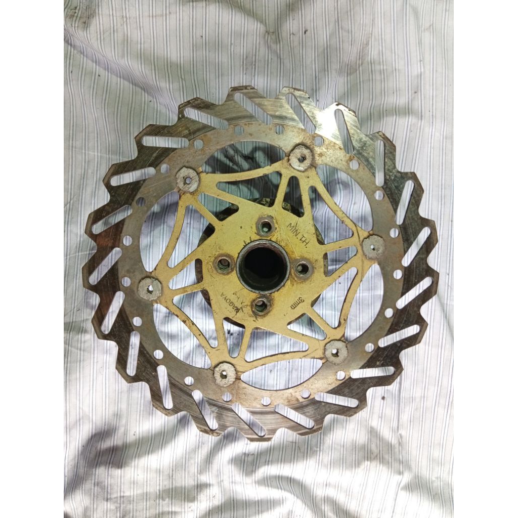 tromol depan satria fu