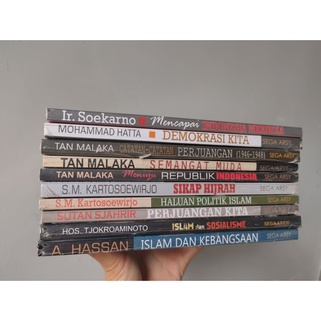 Buku Soekarno/mencapai Indonesia merdeka/buku Mohammad Hatta/Demokrasi kita/Buku Tan Malaka/semangat
