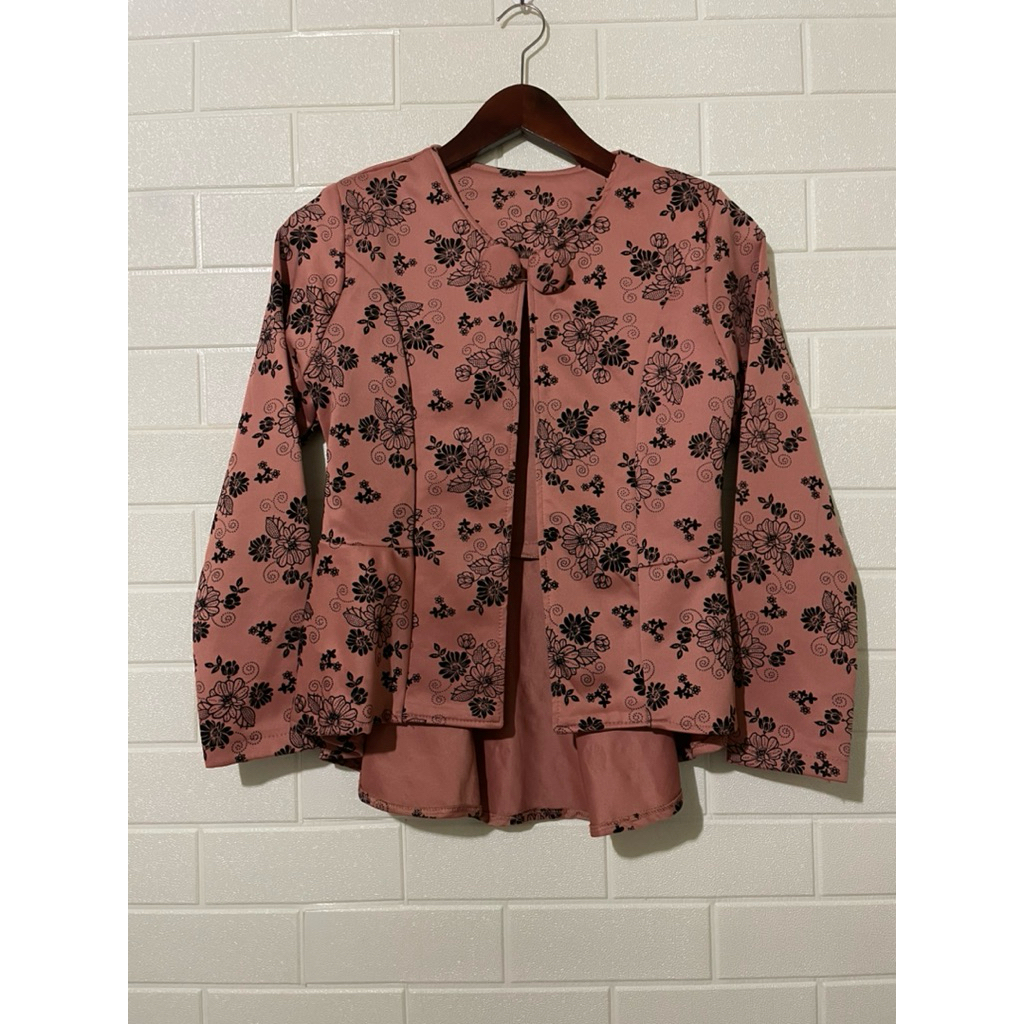 Blazer Bunga Peplum