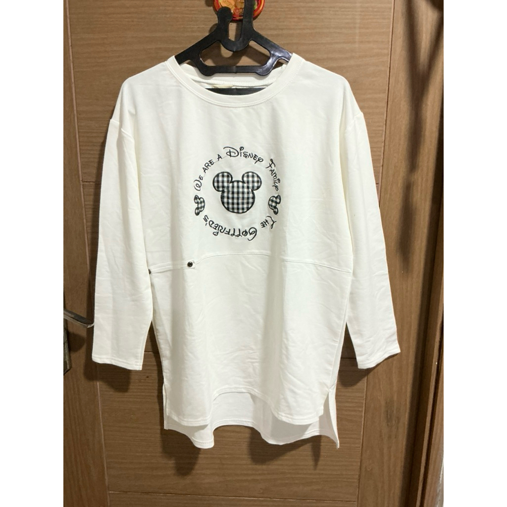 Preloved Kaos Putih Lengan Panjang Motif Disney