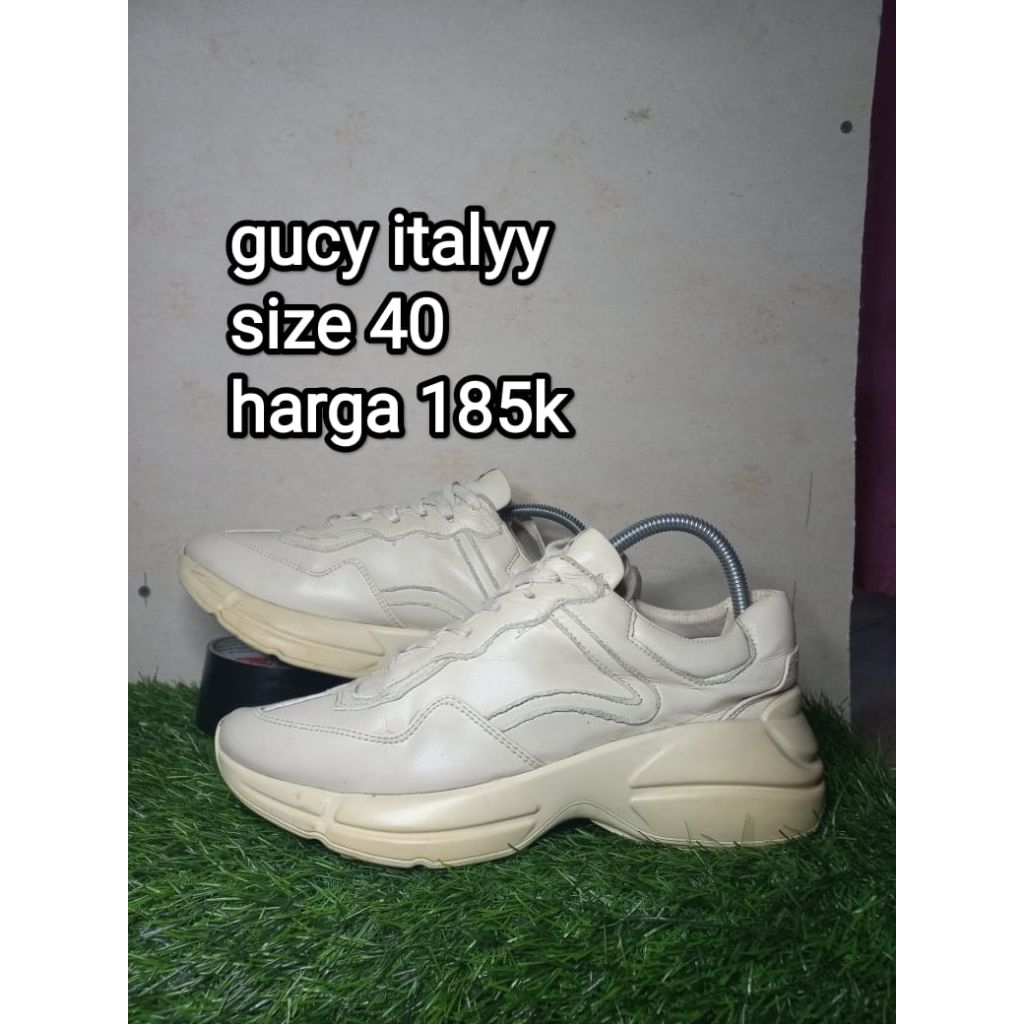 sepatu second brended