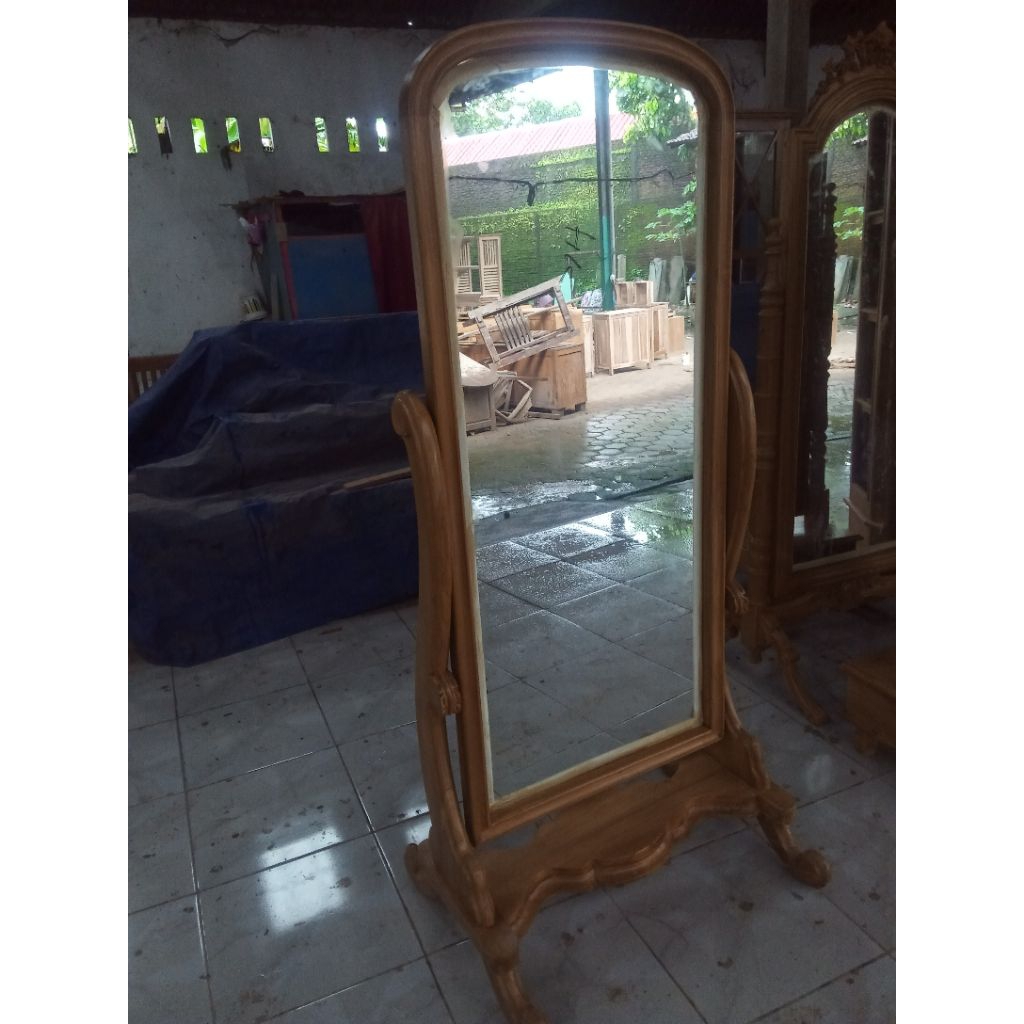 CERMIN JATI MINIMALIS