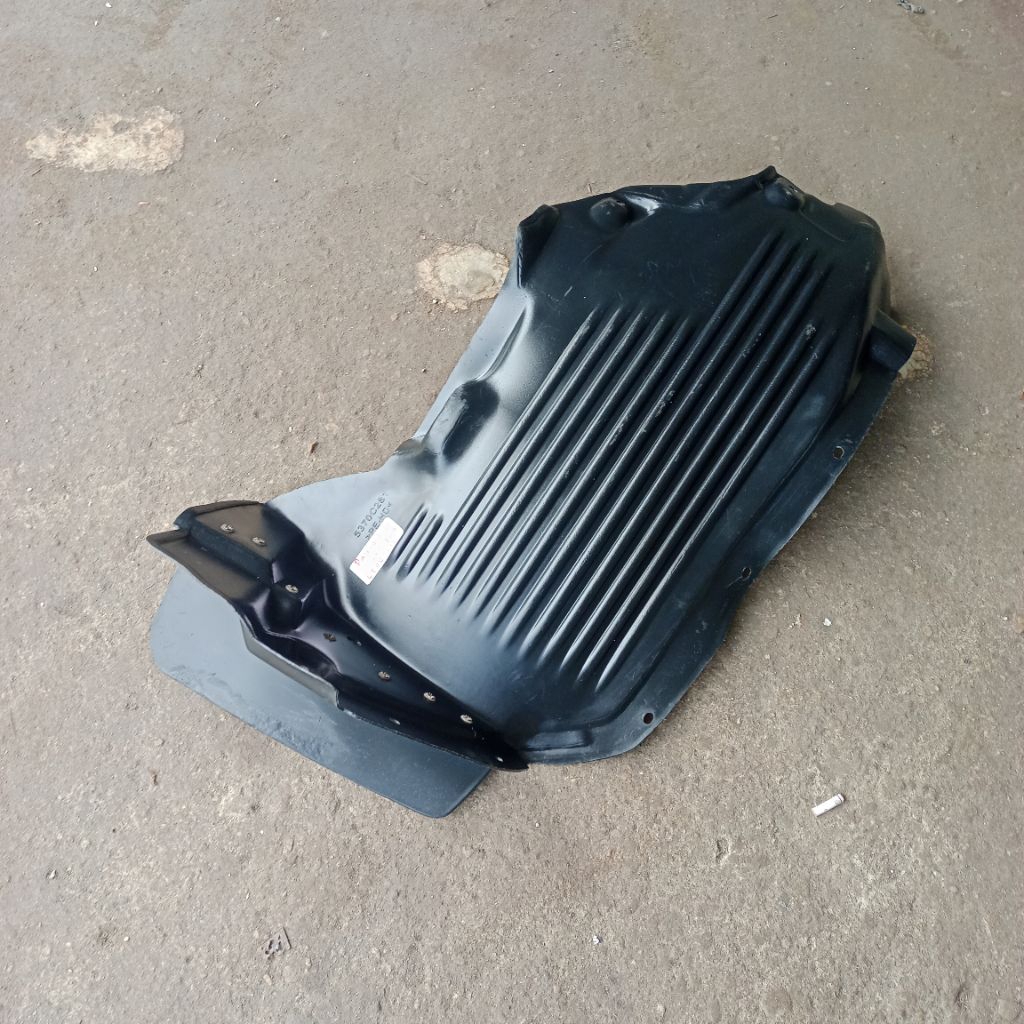 liner Fender depan kanan Pajero 2017 2019b