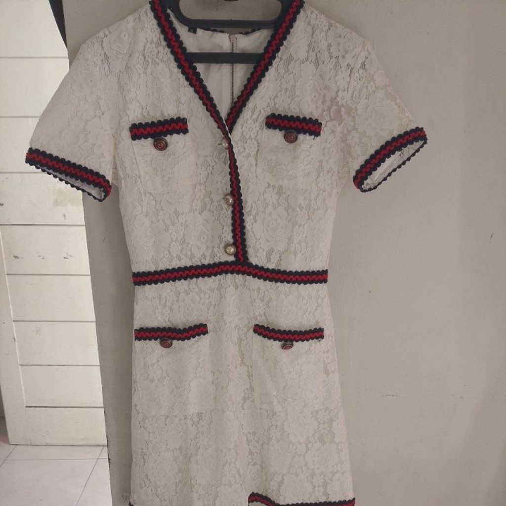 Preloved dress anak/remaja putih mewah