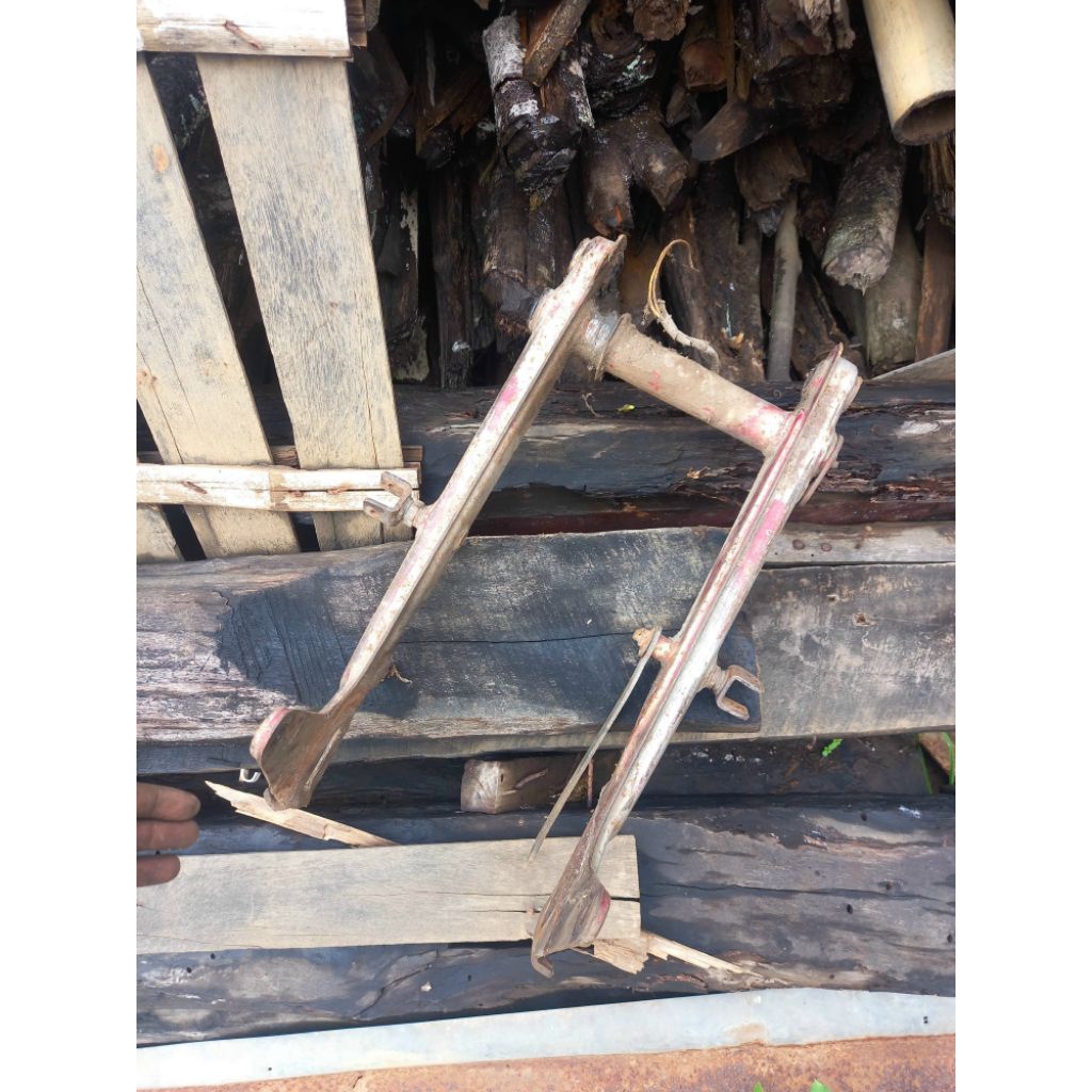 swing arm yamaha V75/V80 Original second