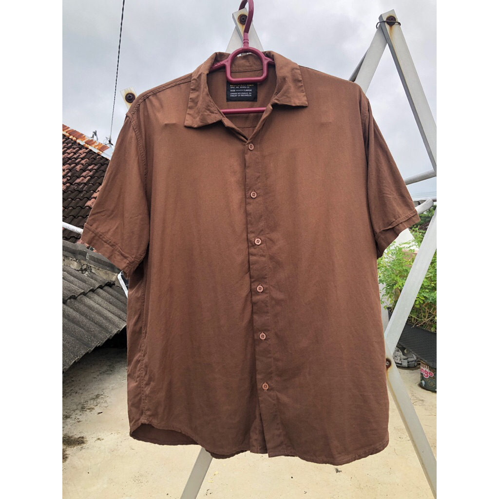 Kemeja Coklat Original Erigo Dark Brown Lengan Pendek Rayon Unisex kemeja coklat lengan pendek kemej