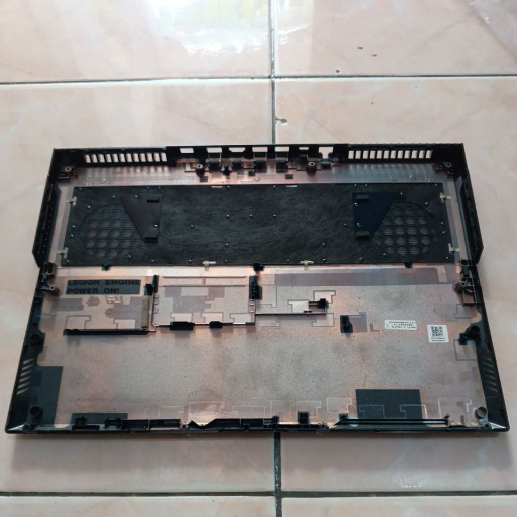 casing bawah bottom case laptop lenovo legion y7000 r7000