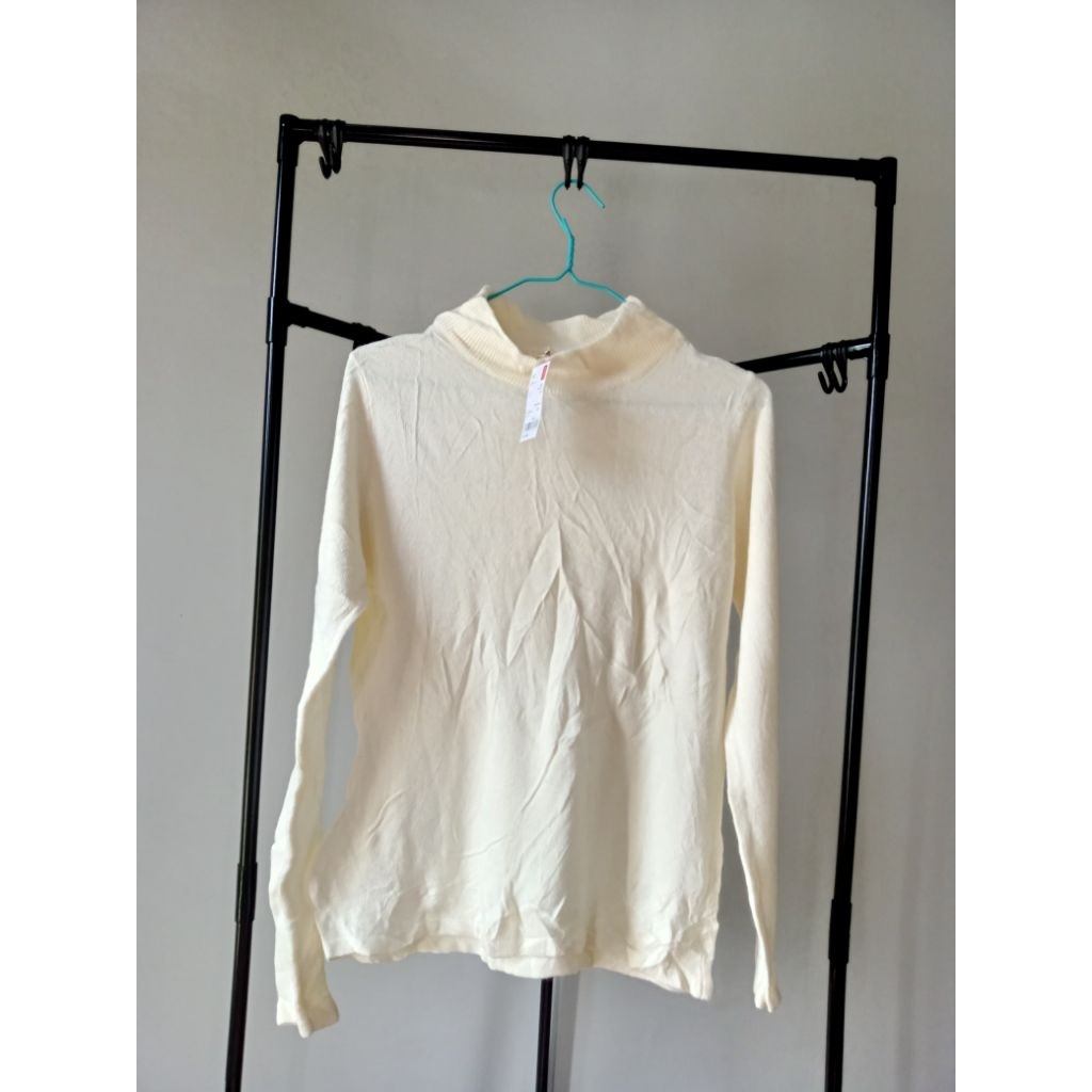 PRELOVED SWEATER RAJUT BAHAN RAJUT TEBAL